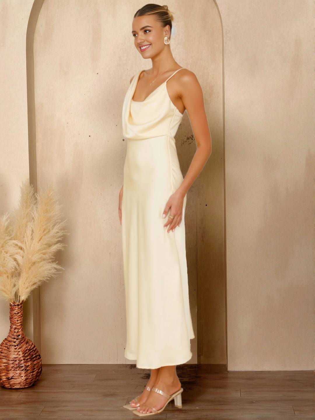 Cocolii longue robe en satin irrégulière v-cou col bénitier et dos nu sans manches élégant femme pour une soirée invité mariage