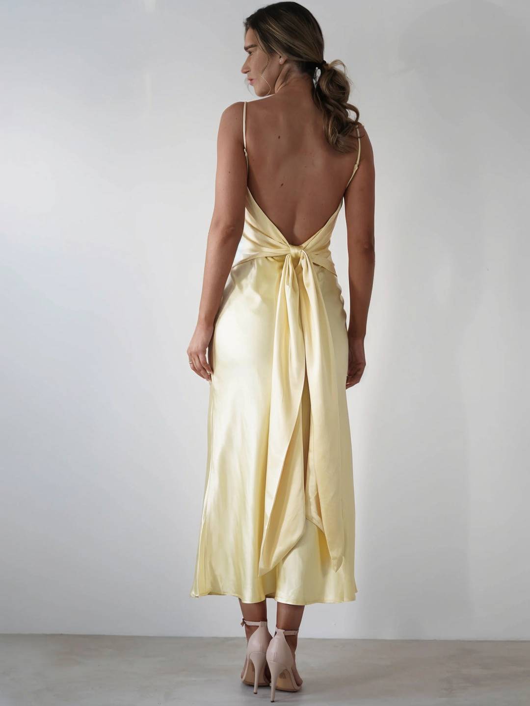 Cocolii longue robe en satin v-cou à fines brides dos nu sans manches femme casual élégant bal de promo de soirée pour mariage