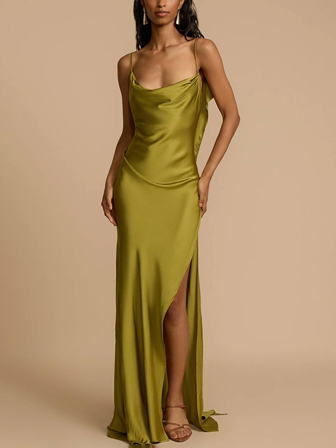 Cocolii robe longue en satin v-cou fendu décolleté dos nu à fines brides sans manches élégant al de promo de plage vert matcha