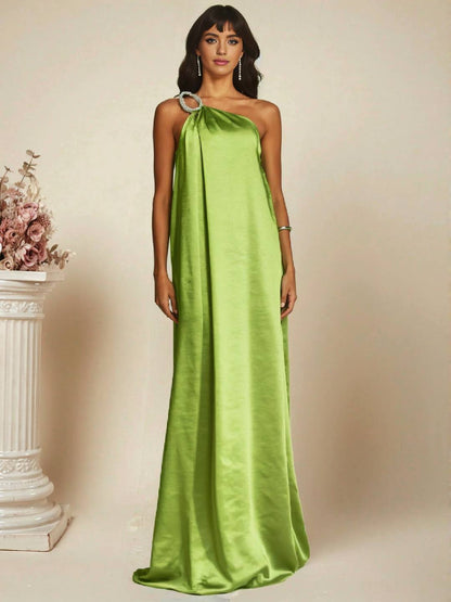 Cocolii longue robe longue asymétrique en satin détail bijou à l'épaule sans manches femme de soirée de plage