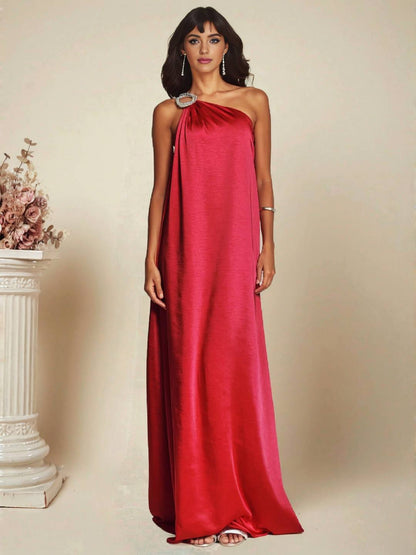 Cocolii longue robe longue asymétrique en satin détail bijou à l'épaule sans manches femme de soirée de plage