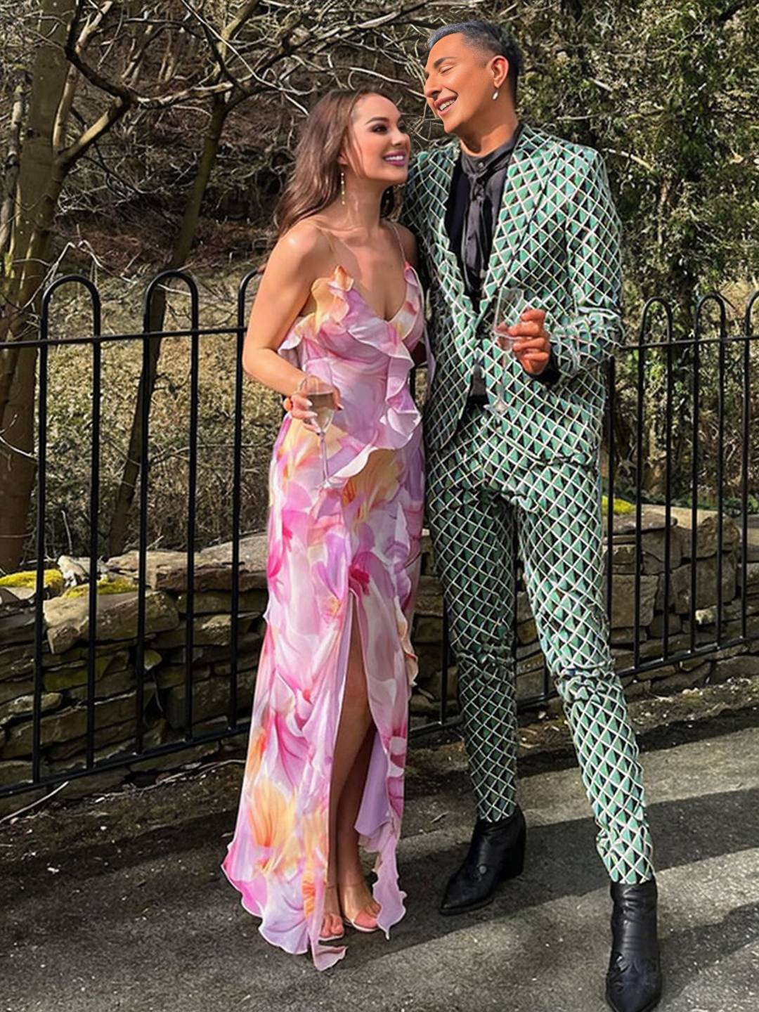 Cocolii robe longue pastel imprimé à fleurie fluide et volantée fendue sur la jambe idéale pour un été chic et décontracté