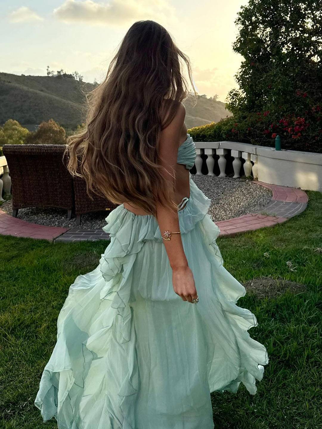 Cocolii longue robe mousseline bustier irrégulière fleurie fendu à volantée dos nu sans manches décontracté boho de plage