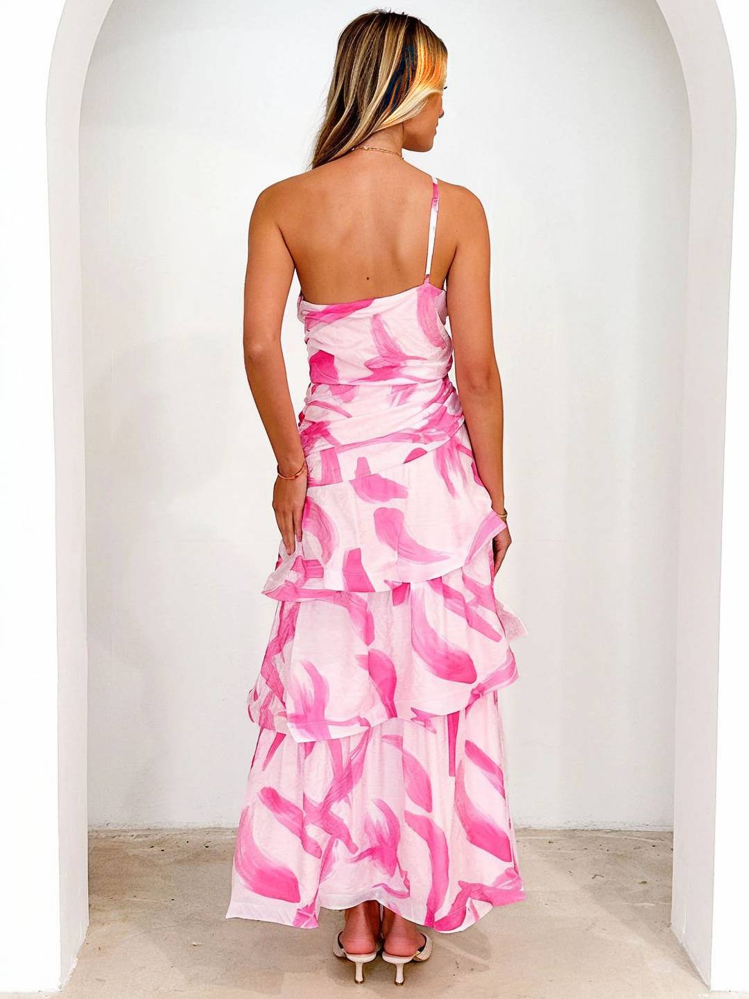 Cocolii robe longue plume motif une épaule dos nu peplum à volantée sans manches femme doux boho décontracté de plage