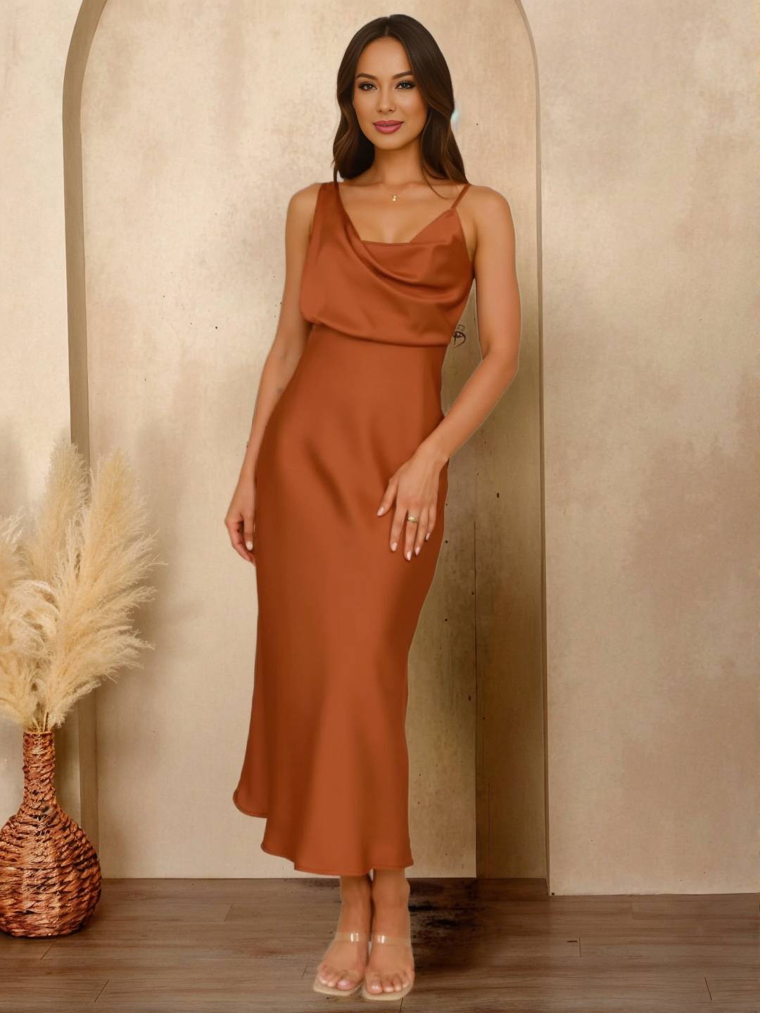 Cocolii longue robe en satin irrégulière v-cou col bénitier et dos nu sans manches élégant femme pour une soirée invité mariage