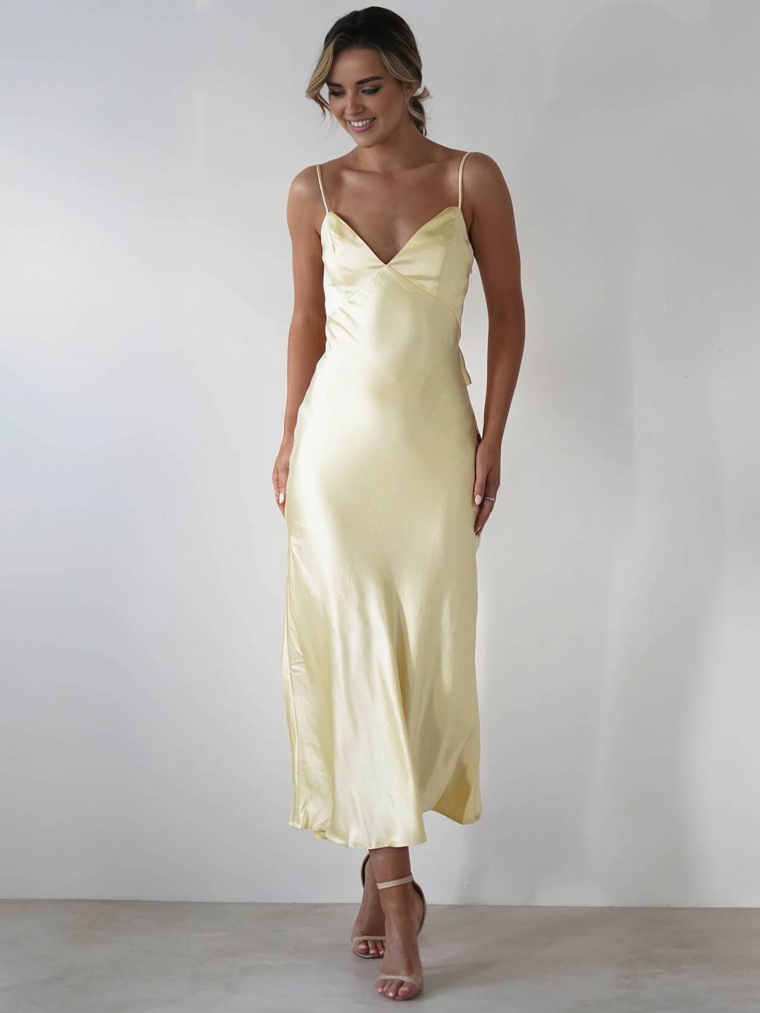 Cocolii longue robe en satin v-cou à fines brides dos nu sans manches femme casual élégant bal de promo de soirée pour mariage