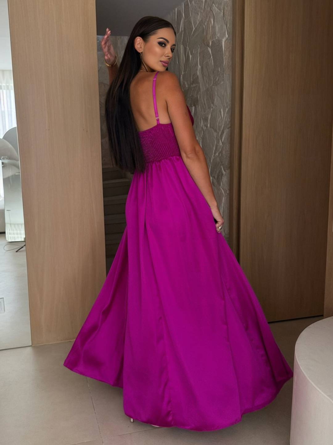 Cocolii longue robe en satin unicolore fendu le côté à fines brides col bénitier sans manches femme élégant de soirée cérémonie