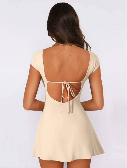 Cocolii robe courte trapèze unicolore dos nu col carré manches courtes casual élégant mode décontracté