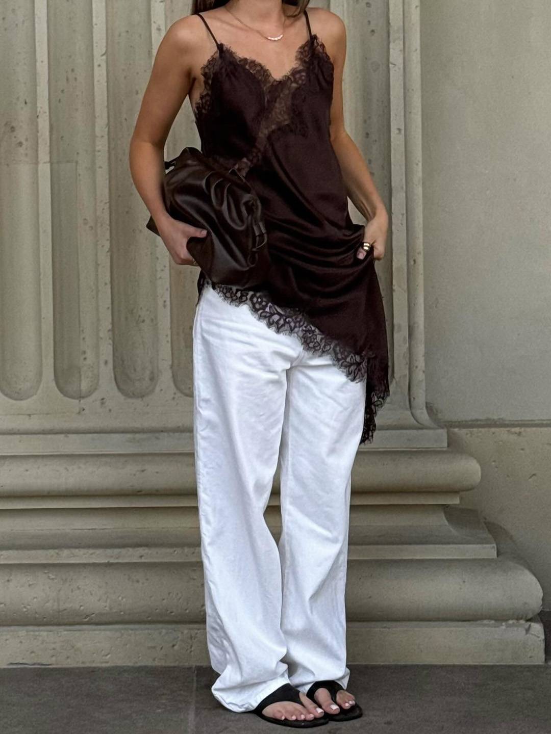 Cocolii robe courte femme en satin et dentelle irrégulière à fines brides v-cou sans manches ourlet asymétrique chic