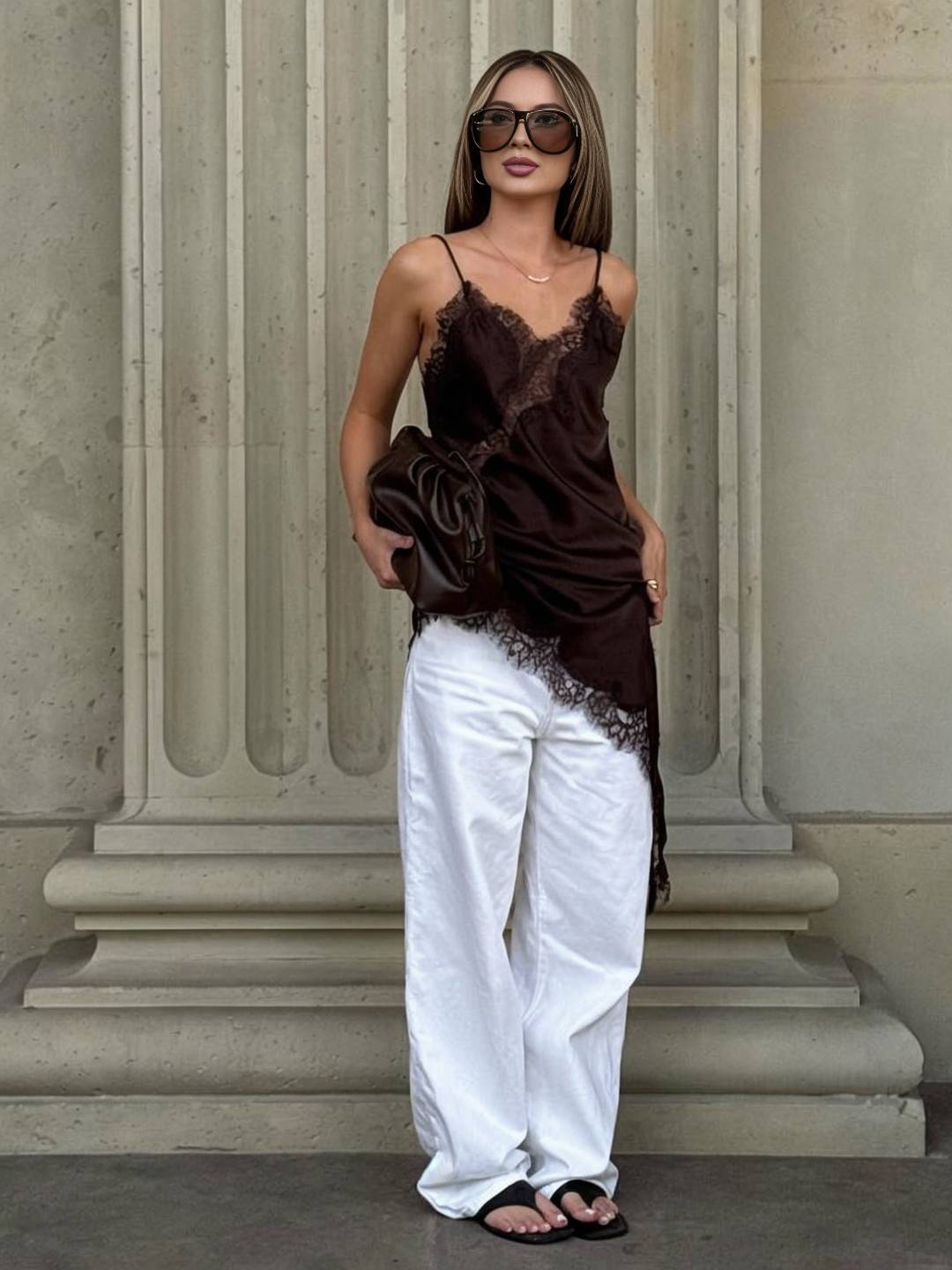 Cocolii robe courte femme en satin et dentelle irrégulière à fines brides v-cou sans manches ourlet asymétrique chic