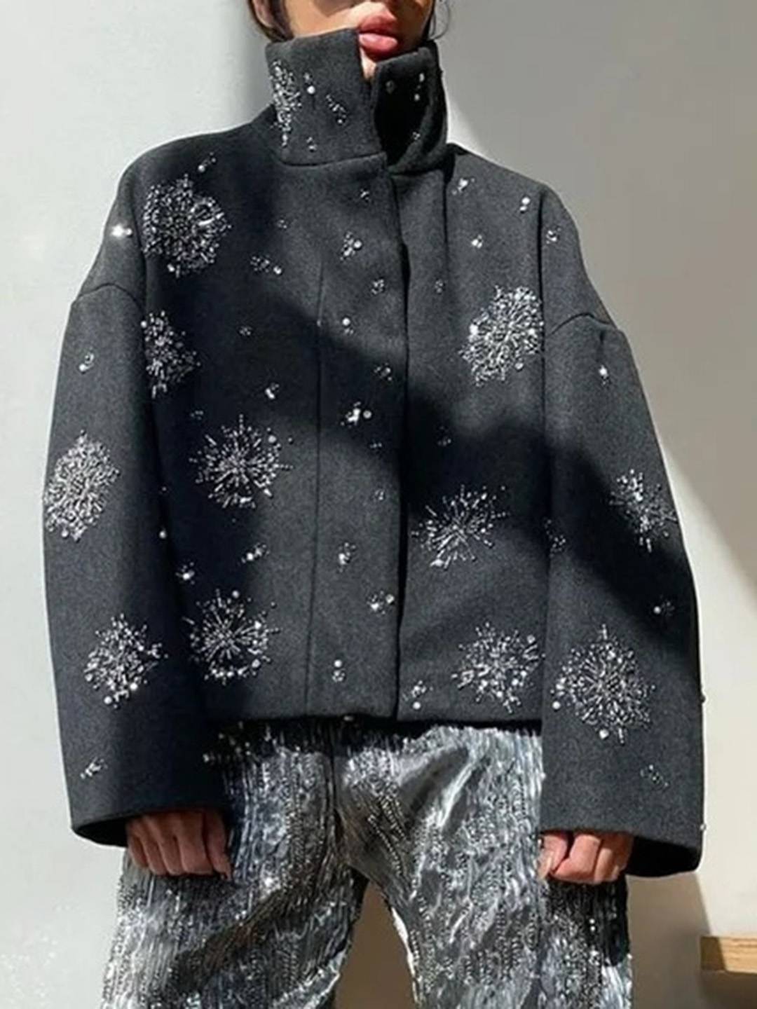 Cocolii court manteau gris femme avec brillante paillette broderies flocons de neige scintillantes et col montant oversized veste