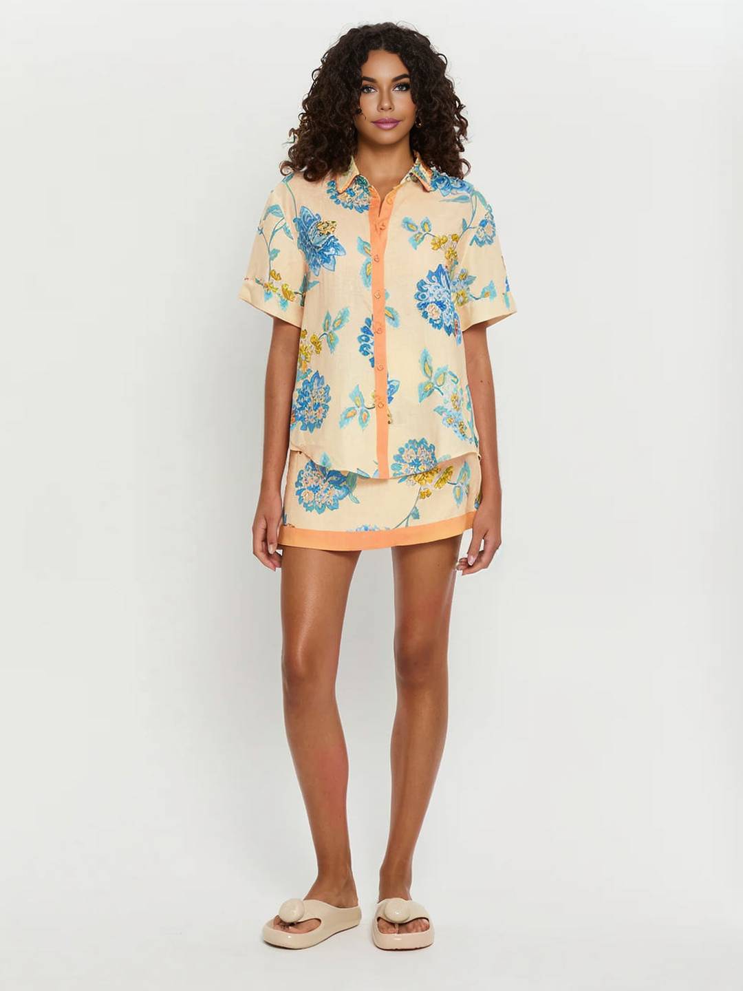 Cocolii ensemble tenue avec jpue imprimé à fleurie boutonnage col chemise manches courtes chemise femme décontracté bleu jaune